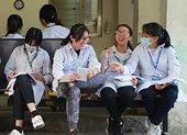 Thấp thỏm chờ điểm sàn ngành sư phạm, sức khỏe