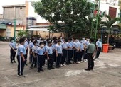 Một ngày khác của giáo viên mùa dịch: Đỏ hoe đôi mắt vì con