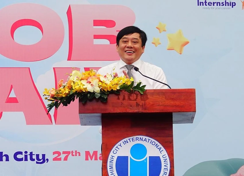 TS Trần Tiến Khoa phát biểu tại ngày hội. TS Trần Tiến Khoa phát biểu tại ngày hội.