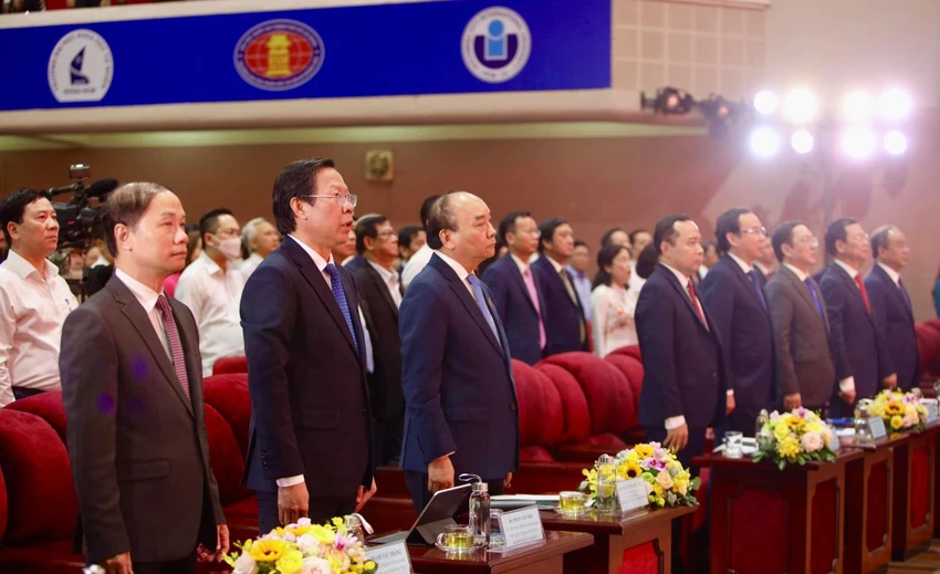 Lễ khai khóa của ĐH Quốc gia TP.HCM có sự tham dự của nhiều lãnh đạo cấp cao. Ảnh: NGUYỆT NHI
