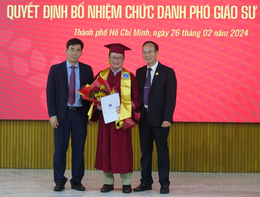 truong-dh-luat-tphcm-bo-nhiem (1).JPG