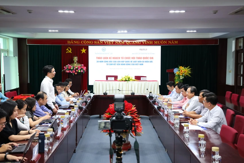 Trường ĐH Kinh tế - Luật ký kết với Báo Pháp Luật TP.HCM
