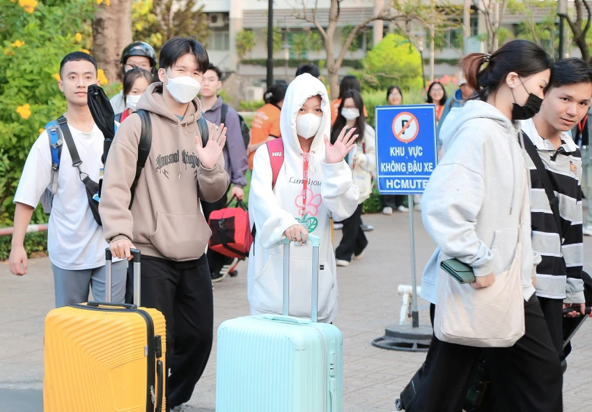 Sinh viên nghỉ tết Nguyên đán 2025