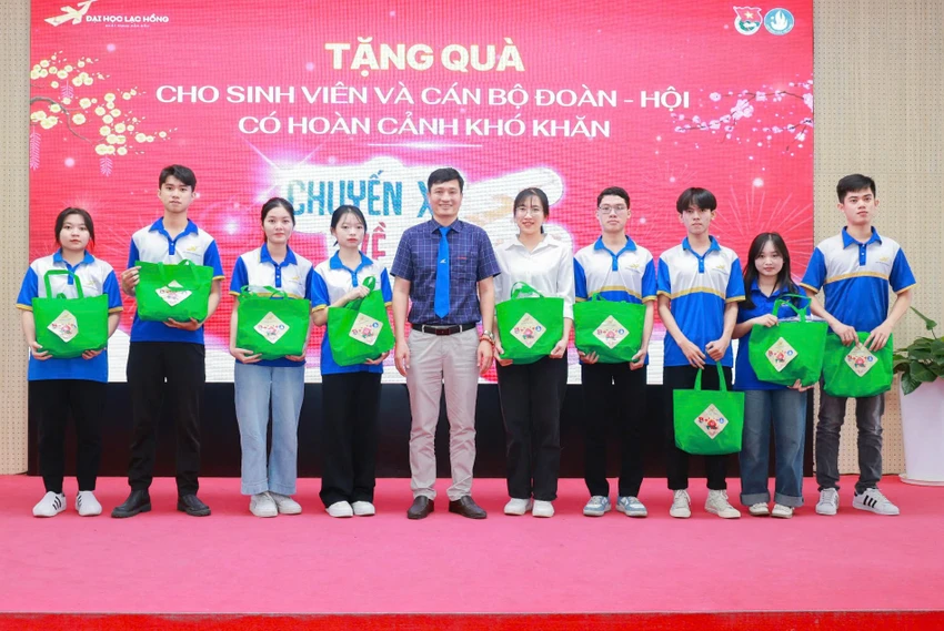 tet-nguyen-dan-2025-sinh-vien-4-6677.jpg