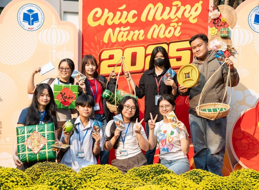 Lịch nghỉ tết sinh viên trường đại học TP.HCM