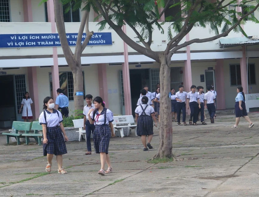 may-tinh-bo-tui-lop-10 (2).jpg