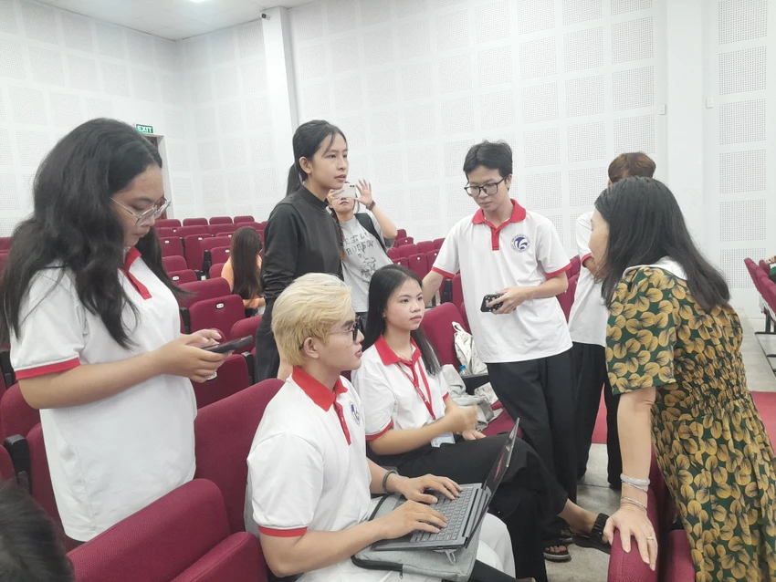 cuoc-thi-khoi-ngnhiep-sinh-vien-5.jpg