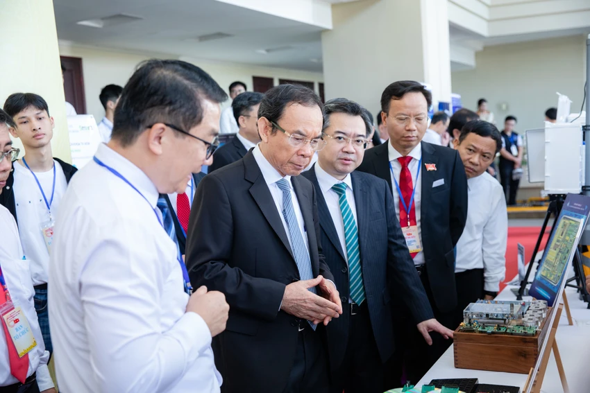 dh-quoc-gia-tp-hcm-dai-hoi (3).jpg