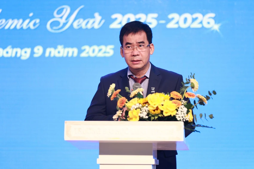 truong-dh-luat-tp-hcm-khai-giang (2).jpg