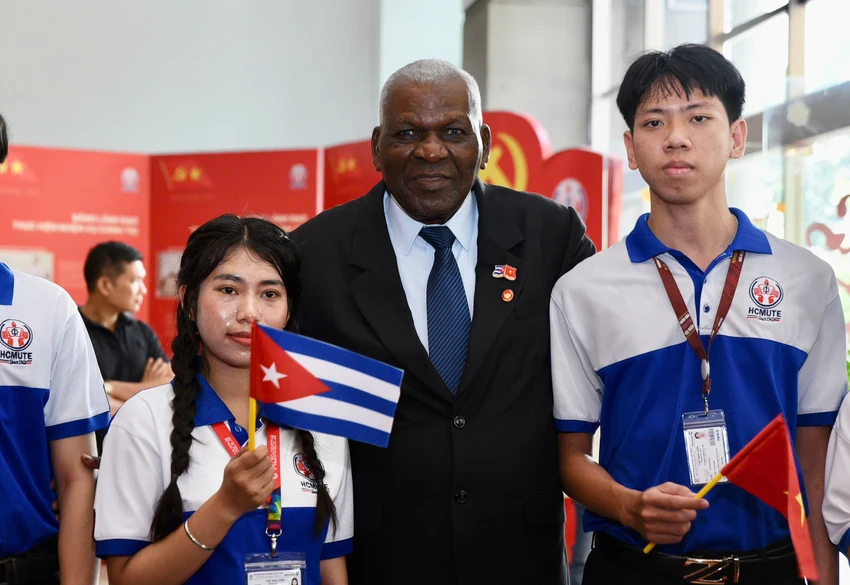 truong-dh-su-pham-ky-thuat-tp-hcm-cuba (2).jpg