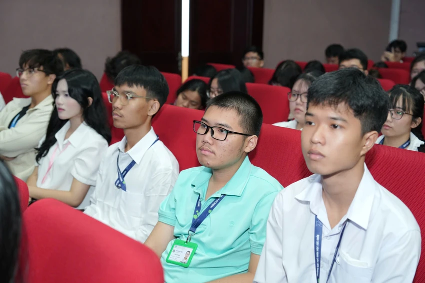 dh-quoc-gia-tphcm-kk.jpg