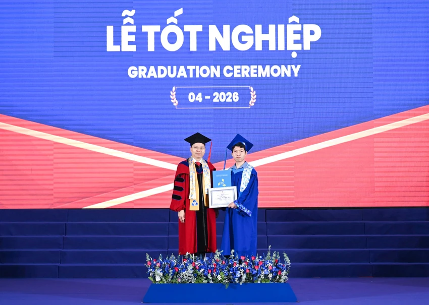 truong-dai-hoc-bach-khoa-tot-nghiep-xuac-sac.JPG