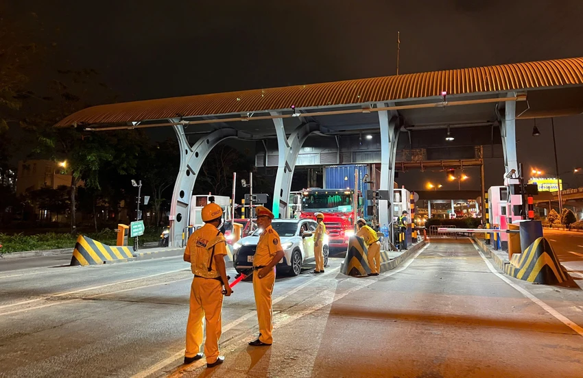CSGT kiểm tra hàng trăm phương tiện không phát hiện vi phạm nồng độ cồn