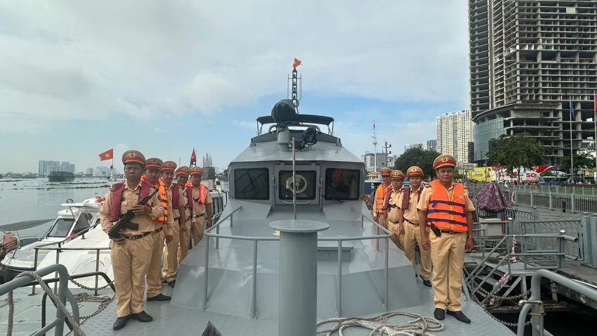 tp-hcm-ra-quan-tong-kiem-soat-phuong-tien-duong-thuy-va-bao-dam-an-toan-giao-thong-dip-he-2025 (2).jpg