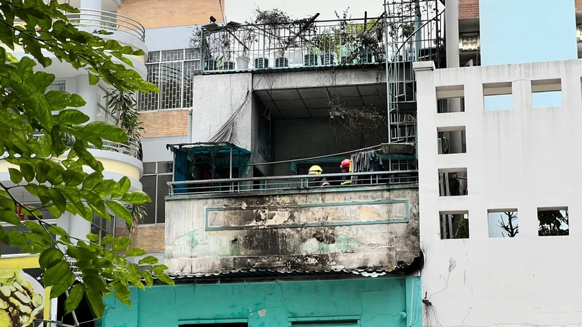 TP.HCM: Cháy lớn nhà dân trên đường Nguyễn Thượng Hiền, 3 người được cứu kịp thời