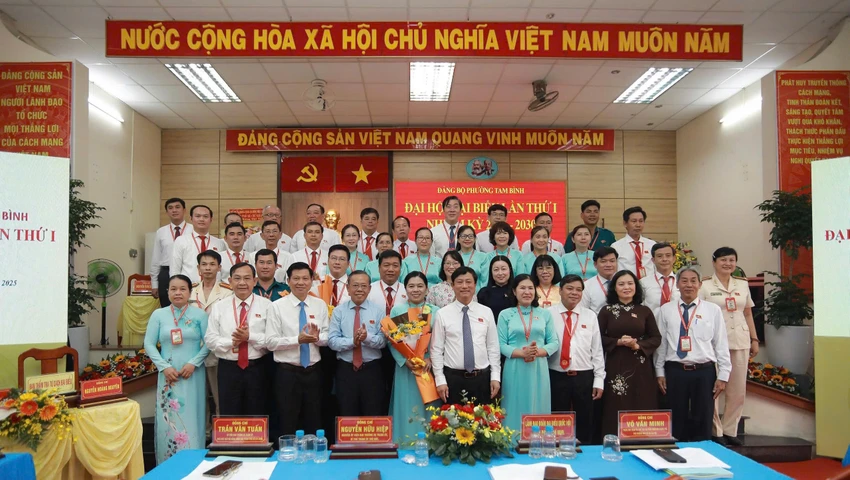 tp-hcm-ba-nguyen-tran-phuong-tran-giu-chuc-bi-thu-phuong-tam-binh (2).jpg