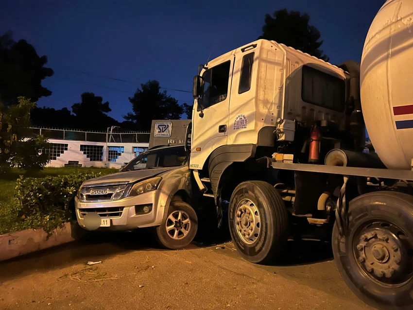 Va chạm liên hoàn trên đường Đỗ Mười, tài xế xe bồn tử vong nghi bị đột quỵ