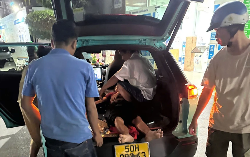 Nghe tiếng cầu cứu giữa đêm, CSGT dẫn đường đưa nạn nhân đi cấp cứu kịp thời