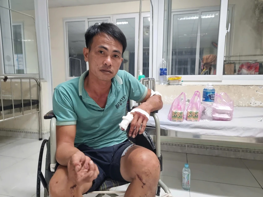 vu-xe-tai-roi-khoi-quoc-lo-14c-lam-4-nguoi-thuong-vong-hai-nan-nhan-bi-thuong-da-xuat-vienz7153581237522_e02fb8d81994080a3f4d083e57168bc0.jpg