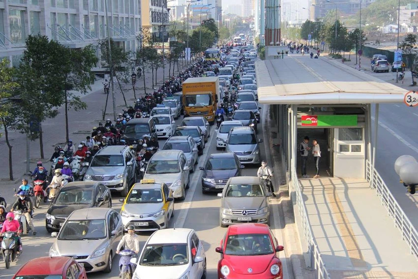 Buýt nhanh 'chôn chân' trong giờ cao điểm ảnh 7