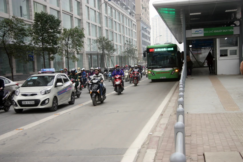 Buýt nhanh lại 'chôn chân' sau dịp nghỉ tết Dương lịch ảnh 7