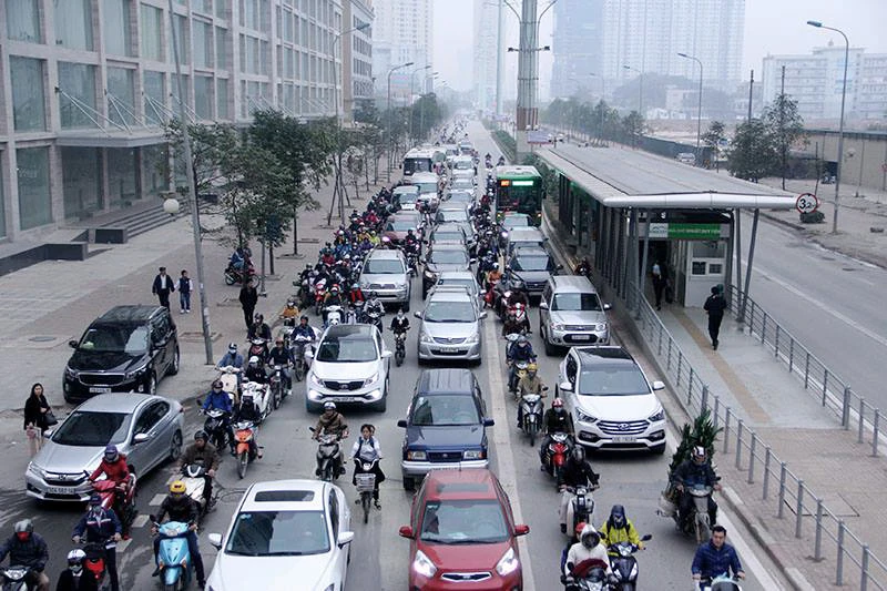 Buýt nhanh lại 'chôn chân' sau dịp nghỉ tết Dương lịch ảnh 1 Buýt nhanh lại 'chôn chân' sau dịp nghỉ tết Dương lịch ảnh 1