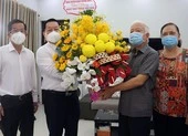 Tiếp tục cống hiến, dìu dắt, truyền lửa cho thế hệ bác sĩ trẻ
