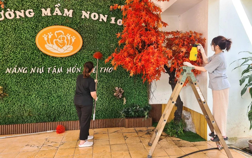 Theo quyết định mới nhất của UBND TP. Hà Nội, toàn bộ trẻ mầm non ở các quận/huyện/thị xã trên địa bàn sẽ được trở lại trường học trực tiếp từ ngày 13-4. Theo quyết định mới nhất của UBND TP. Hà Nội, toàn bộ trẻ mầm non ở các quận/huyện/thị xã trên địa bàn sẽ được trở lại trường học trực tiếp từ ngày 13-4.