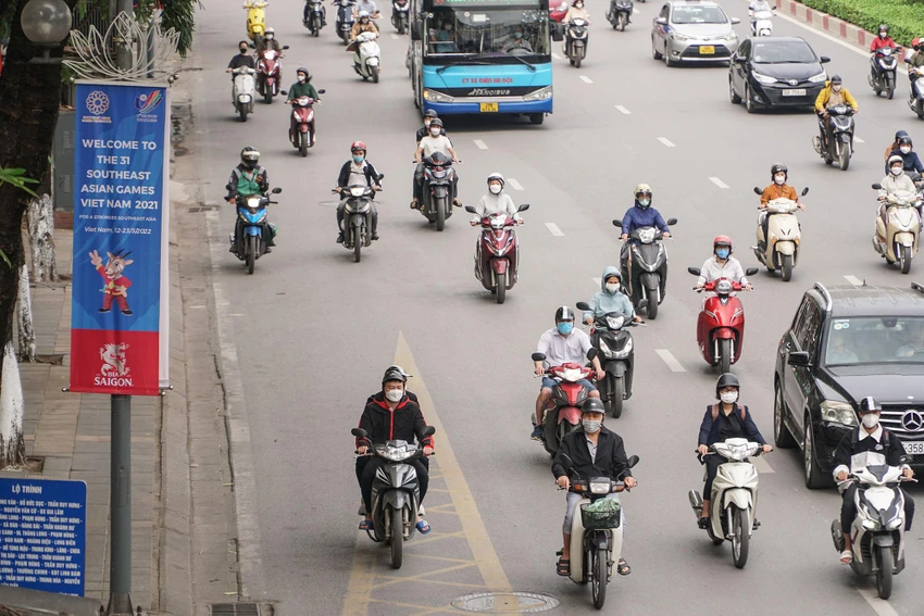 Nền nhiệt độ thấp vào buổi sáng, khiến nhiều người cảm giác như đang sống giữa tiết trời mùa thu.