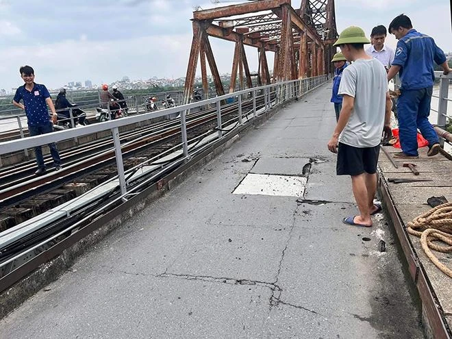 Ngay sau đó, đơn vị quản lý đã tới khắc phục sự cố. Ảnh: CTV