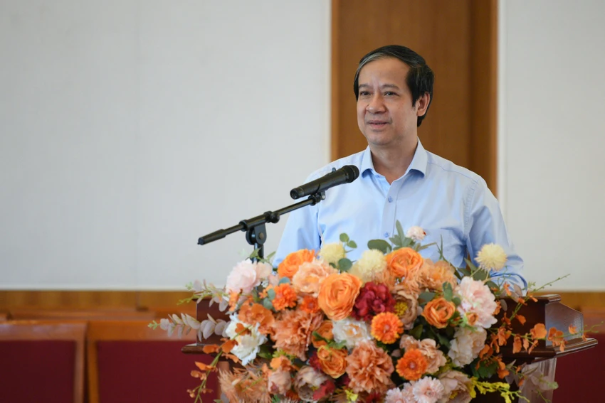 Bộ trưởng Bộ GD&ĐT Nguyễn Kim Sơn tại buổi tiếp xúc cử tri. Ảnh PHI HÙNG Bộ trưởng Bộ GD&ĐT Nguyễn Kim Sơn tại buổi tiếp xúc cử tri. Ảnh PHI HÙNG