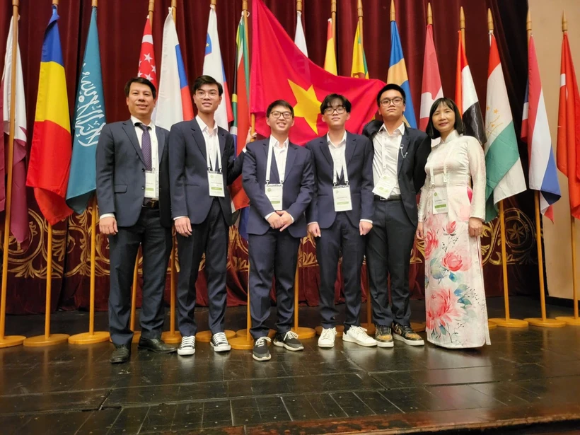 Đoàn học sinh Việt Nam tham dự IBO 2022. Ảnh: CTV Đoàn học sinh Việt Nam tham dự IBO 2022. Ảnh: CTV