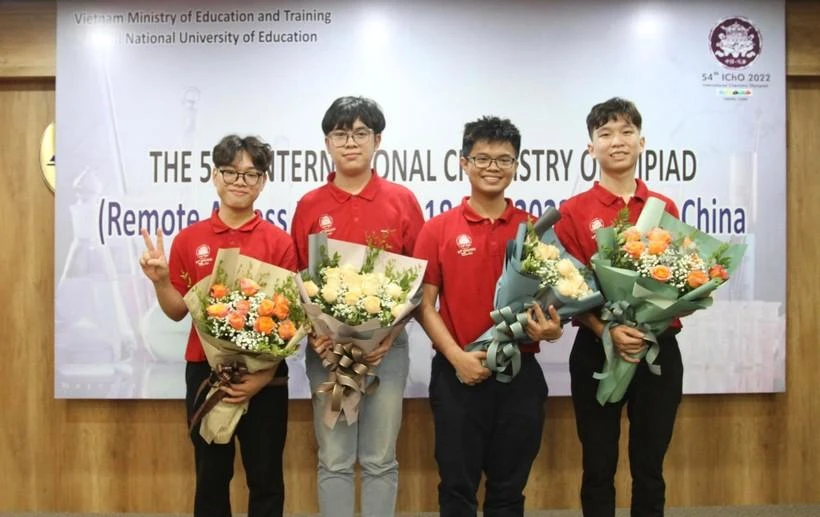 4 học sinh Việt Nam đoạt huy chương Vàng Olympic Hóa học quốc tế 2022. Ảnh CTV 4 học sinh Việt Nam đoạt huy chương Vàng Olympic Hóa học quốc tế 2022. Ảnh CTV