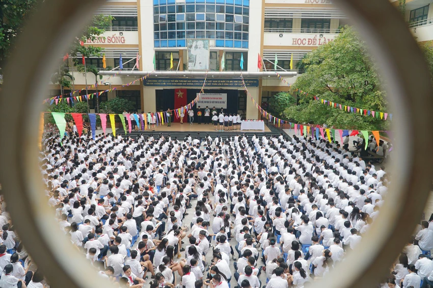 Học sinh hào hứng trong buổi tuyên truyền về an toàn giao thông ảnh 2 Học sinh hào hứng trong buổi tuyên truyền về an toàn giao thông ảnh 2