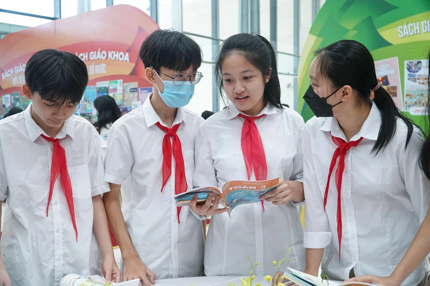 Nhìn lại các bộ sách giáo khoa Việt Nam qua các thời kỳ ảnh 9 Nhìn lại các bộ sách giáo khoa Việt Nam qua các thời kỳ ảnh 9