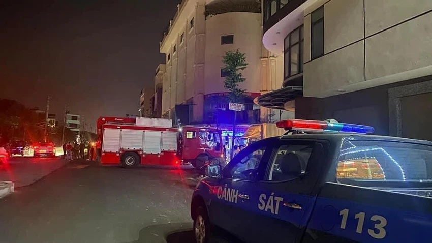 Lực lượng công an đến hiện trường nơi xảy ra vụ việc. Ảnh CTV Lực lượng công an đến hiện trường nơi xảy ra vụ việc. Ảnh CTV