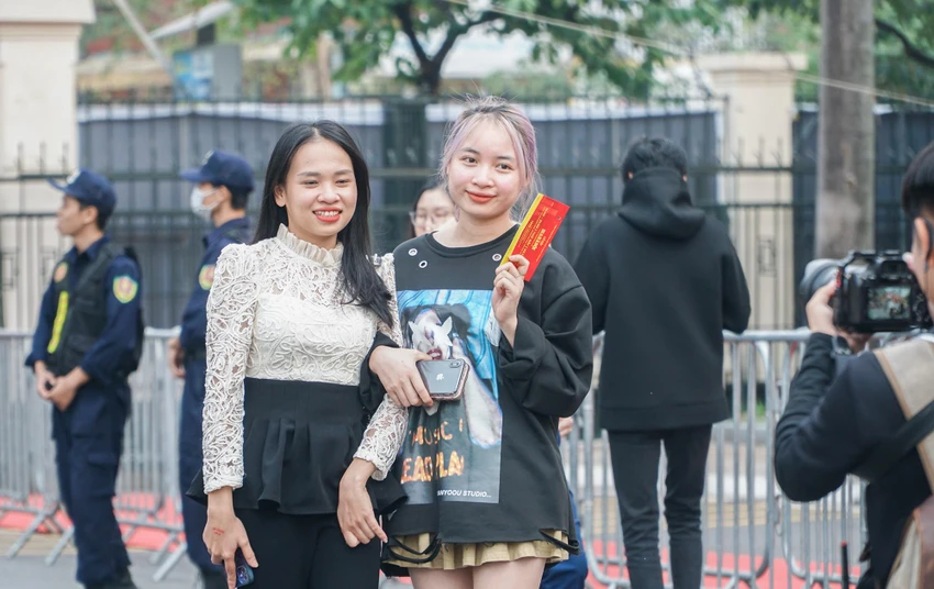 Ban tổ chức Lễ hội Bia Hà Nội khuyến cáo khách tham dự sự kiện uống bia có chừng mực và sử dụng phương tiện giao thông công cộng. Chương trình chỉ dành cho khách hàng từ 18 tuổi trở lên. Ban tổ chức Lễ hội Bia Hà Nội khuyến cáo khách tham dự sự kiện uống bia có chừng mực và sử dụng phương tiện giao thông công cộng. Chương trình chỉ dành cho khách hàng từ 18 tuổi trở lên.