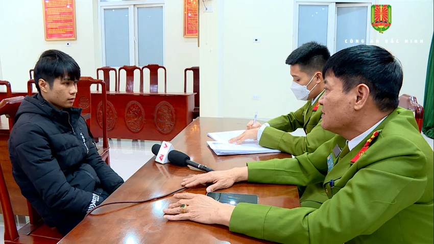 Nghi phạm Vũ Đăng Mạnh khai tại cơ quan công an. Ảnh: CACC Nghi phạm Vũ Đăng Mạnh khai tại cơ quan công an. Ảnh: CACC