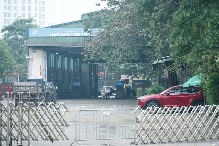 Liên quan đến vụ án gian lận, tiêu cực trong hoạt động đăng kiểm xe cơ giới trên cả nước, đây là lần thứ 3 cơ quan chức năng khám xét các địa điểm tại Hà Nội. Liên quan đến vụ án gian lận, tiêu cực trong hoạt động đăng kiểm xe cơ giới trên cả nước, đây là lần thứ 3 cơ quan chức năng khám xét các địa điểm tại Hà Nội.