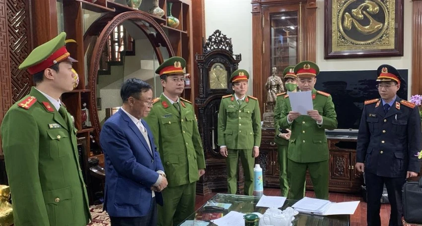 Công an tỉnh Hà Nam ra quyết định khởi tố bị can, lệnh bắt bị can để tạm giam, lệnh khám xét đối với ông Trương Minh Hiến, cựu phó chủ tịch UBND tỉnh Hà Nam. Ảnh CACC Công an tỉnh Hà Nam ra quyết định khởi tố bị can, lệnh bắt bị can để tạm giam, lệnh khám xét đối với ông Trương Minh Hiến, cựu phó chủ tịch UBND tỉnh Hà Nam. Ảnh CACC