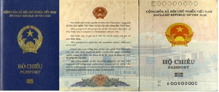 Hộ chiếu phổ thông gắn chip điện tử. Ảnh BCA Hộ chiếu phổ thông gắn chip điện tử. Ảnh BCA