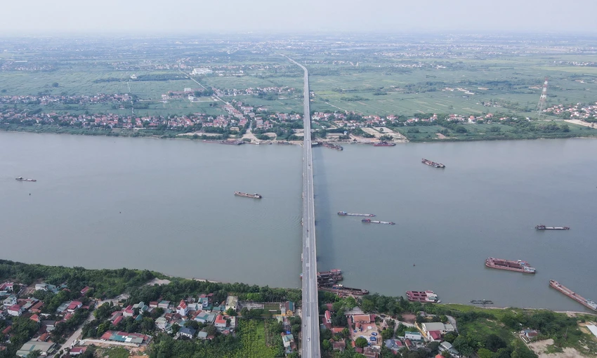 Cầu Vĩnh Thịnh có ý nghĩa rất quan trọng bởi cây cầu là điểm kết nối các đô thị vệ tinh, khu công nghệ cao, điểm du lịch để góp phần thúc đẩy giao thương hàng hóa giữa các tỉnh Tây Bắc với Thủ đô, các tỉnh Đồng bằng Bắc Bộ và cả nước.