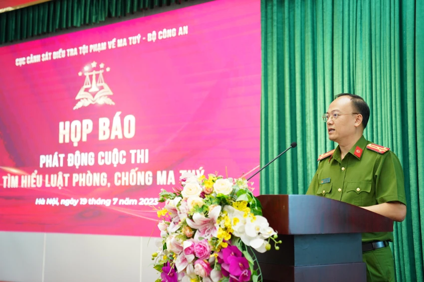 Thượng tá Hoàng Tâm Hiếu phát biểu tại cuộc họp báo. Ảnh: CTV Thượng tá Hoàng Tâm Hiếu phát biểu tại cuộc họp báo. Ảnh: CTV
