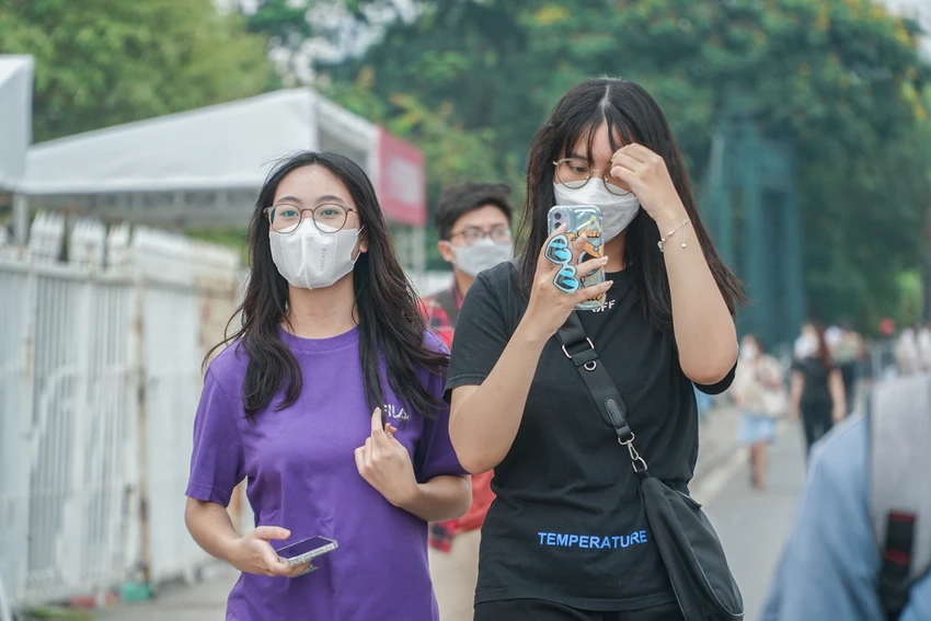 Nhiều bạn trẻ cho biết, đã biết đến nhóm nhạc BlackPink từ lâu, khi nghe nhóm qua Việt Nam biểu diễn rất háo hức, mà sẵn sàng chi cả tiền triệu để tham dự. Nhiều bạn trẻ cho biết, đã biết đến nhóm nhạc BlackPink từ lâu, khi nghe nhóm qua Việt Nam biểu diễn rất háo hức, mà sẵn sàng chi cả tiền triệu để tham dự.