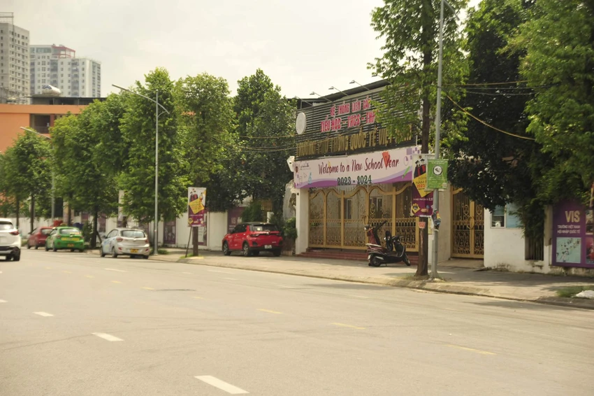 Khu vực cổng Trường Phổ thông Quốc tế Việt Nam. Ảnh CTV Khu vực cổng Trường Phổ thông Quốc tế Việt Nam. Ảnh CTV
