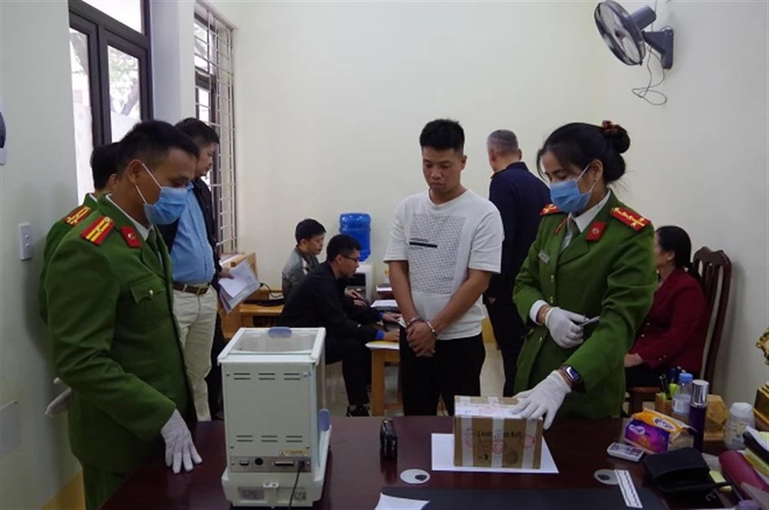 Triệt phá đường dây tổ chức đánh bạc hàng trăm tỉ đồng