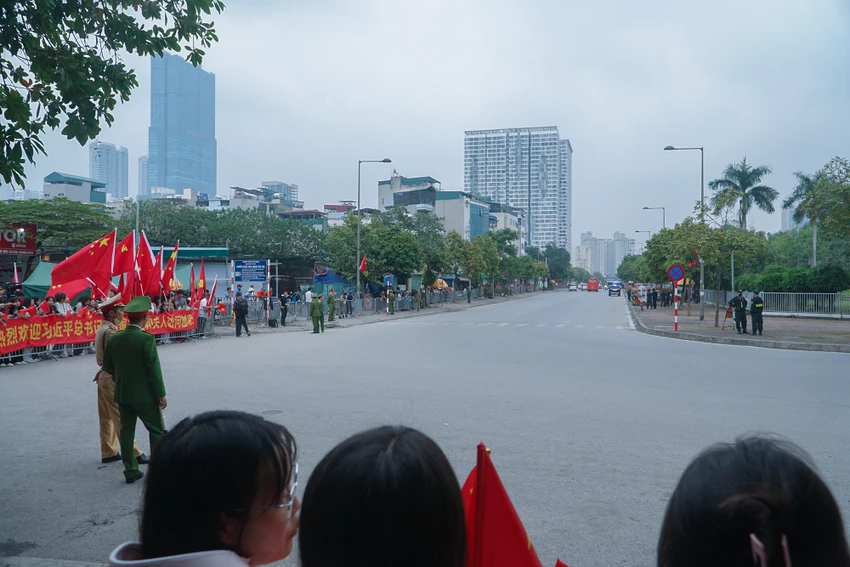 Đoàn xe dẫn đoàn đón Tổng Bí thư, Chủ tịch nước Trung Quốc Tập Cận Bình thăm Việt Nam-4