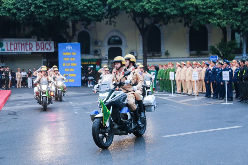 le-ra-quan-nam-an-toan-giao-thong-6-8152.jpg