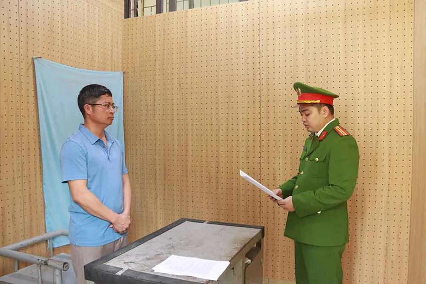 Nguyên Chủ tịch UBND huyện Bắc Yên, tỉnh Sơn La và 6 đồng phạm bị khởi tố về tội vi phạm các quy định về quản lý đất đai.