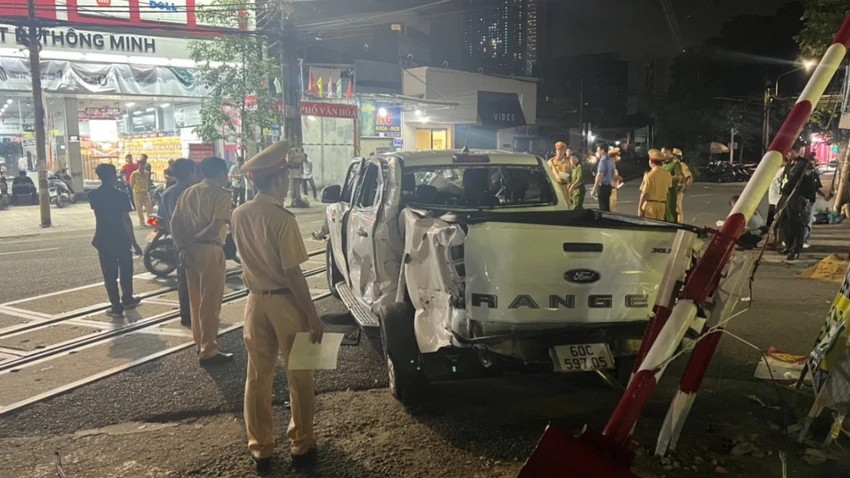 Hiện trường vụ tai nạn đường sắt khiến 5 người thương vong. Ảnh CTV